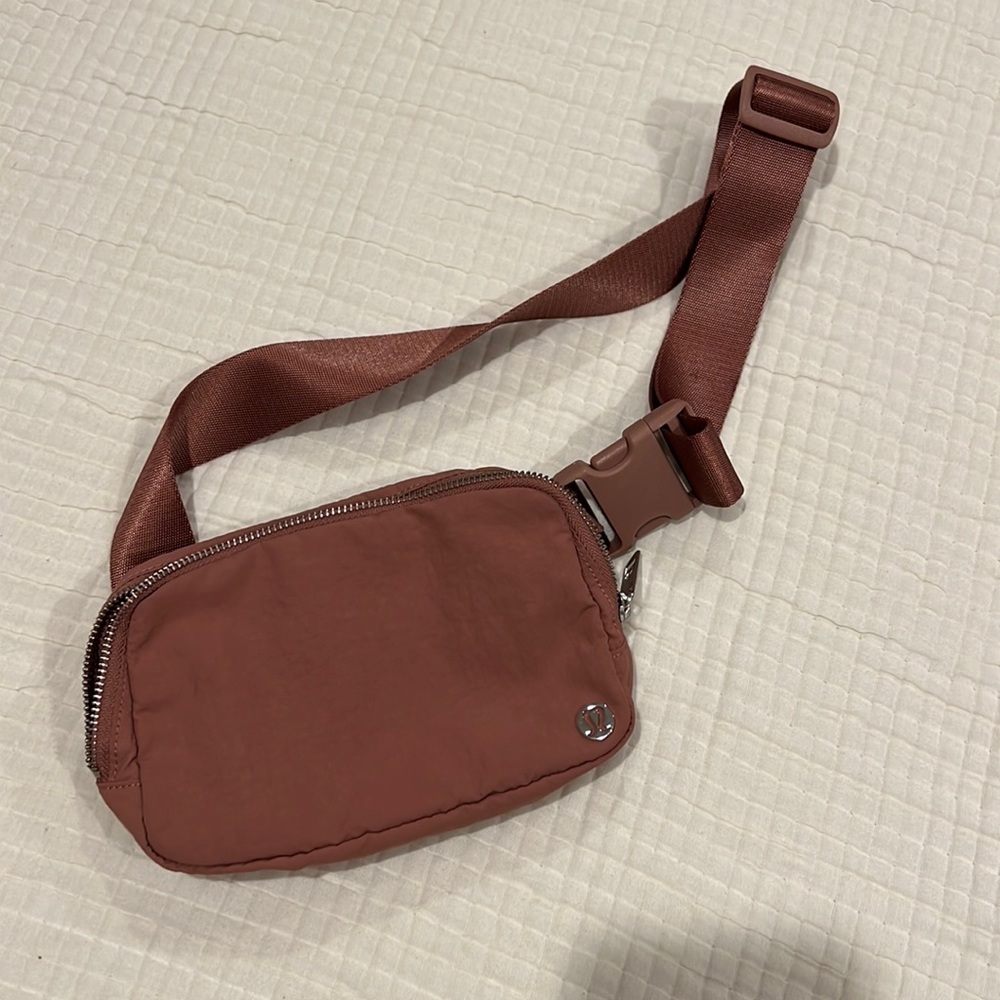 LULULEMON BELT BAG